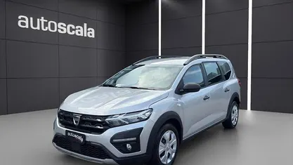 Usata Dacia Jogger Essentiel 101 CV (74 kW) 2022 Monovolume
