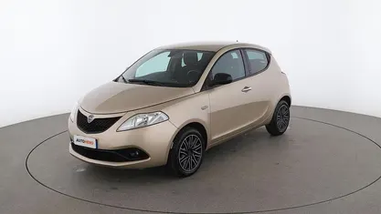 Usata Lancia Ypsilon Gold 70 CV (51 kW) 2020 Oro Utilitaria