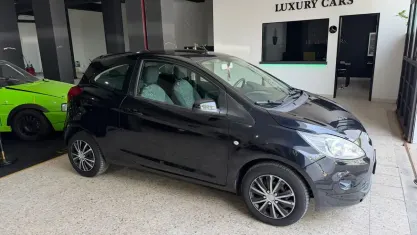 Usata Ford Ka 75 CV (55 kW) 2012 Nero Utilitaria