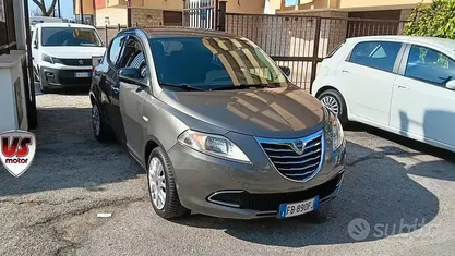 Usata Lancia Ypsilon Gold 69 CV (50 kW) 2015 Grigio Utilitaria