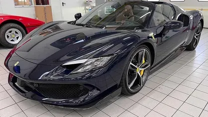 Usata Ferrari 296 663 CV (487 kW) 2024 Blu Cabrio