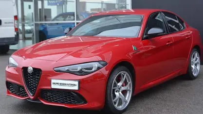 Usata 2023 Alfa Romeo Giulia Competizione Tre volumi | 44.900 € (Buon prezzo)