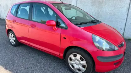 Usata Honda Jazz 78 CV (57 kW) 2008 Rosso Utilitaria