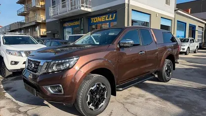 Usata Nissan Navara Acenta 163 CV (119 kW) 2020 Marrone Pick-up
