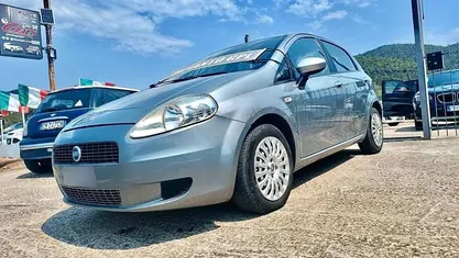 Usata 2007 Fiat Grande Punto Due volumi | 2800 € (Buon prezzo)