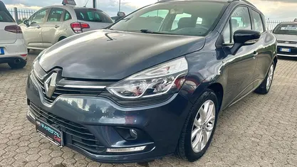 Blu Usata 2019 Renault Clio GrandTour Station wagon | 8300 € (Buon prezzo)