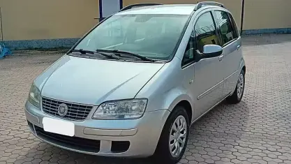 Usata Fiat Idea 77 CV (56 kW) 2010 Grigio Monovolume