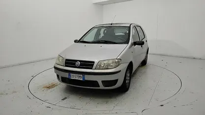 Usata Fiat Punto Active 60 CV (44 kW) 2005 Gray Utilitaria