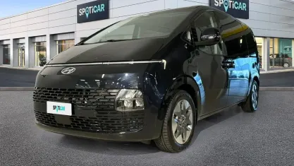 Usata Hyundai Staria 177 CV (130 kW) 2023 Nero Monovolume