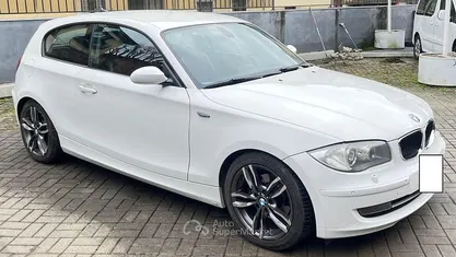 Usata BMW 120 177 CV (130 kW) 2008 Bianco Utilitaria