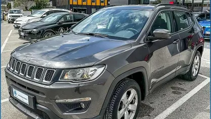 Grigio scuro Usata 2018 Jeep Compass Longitude SUV | 17.000 € (Molto cara)
