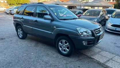 Usata Kia Sportage Active 140 CV (102 kW) 2007 Grigio SUV