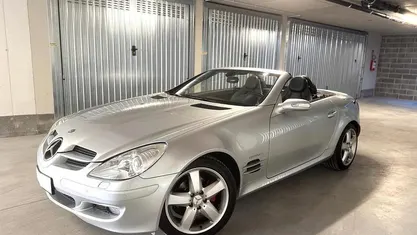 Usata Mercedes SLK200 163 CV (119 kW) 2006 Argento Cabrio