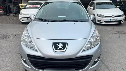 Usata Peugeot 207 70 CV (51 kW) 2011 Berlina