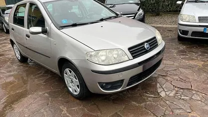 Usata Fiat Punto Dynamic 60 CV (44 kW) 2004 Grigio Utilitaria