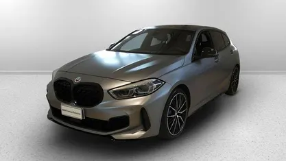Frozen pure grey metallic Usata 2022 BMW M135 Comfort Edition Due volumi | 33.900 € (Buon prezzo)