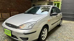 Usata 2004 Ford Focus Zetec Tre volumi | 1200 € (Buon prezzo)