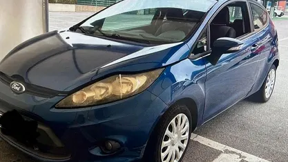Usata Ford Fiesta 90 CV (66 kW) 2010 Blu Utilitaria