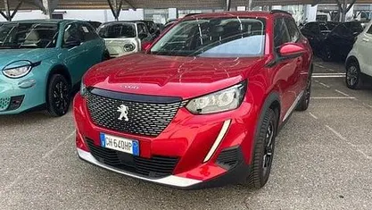 Usata Peugeot 2008 Allure 131 CV (96 kW) 2021 Rosso SUV