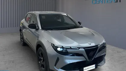 Grigio Usata 2025 Alfa Romeo Junior Edizione Speciale SUV | 25.900 € (Ottimo prezzo)