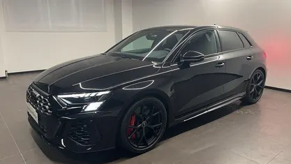 Nero mythos metallizzato Usata 2024 Audi RS3 Sportback Ambiente Due volumi | 63.000 € (Super prezzo)