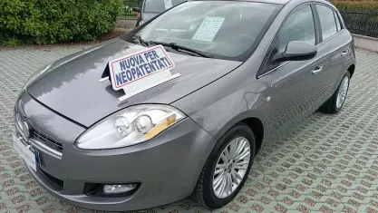 Usata Fiat Bravo Active 90 CV (66 kW) 2011 Grigio Utilitaria
