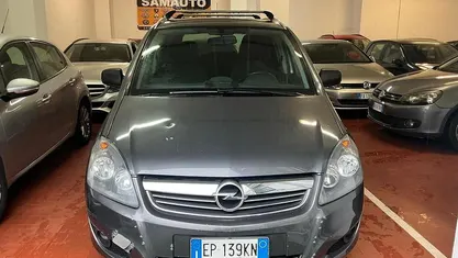 Usata Opel Zafira Business 150 CV (110 kW) 2012 Grigio Monovolume