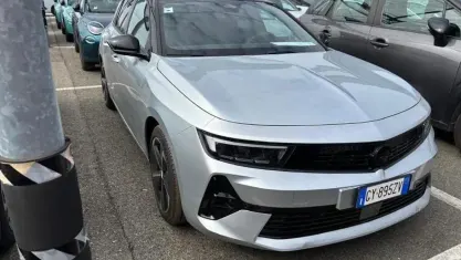 Usata Opel Astra 130 CV (95 kW) 2025 Argento Utilitaria