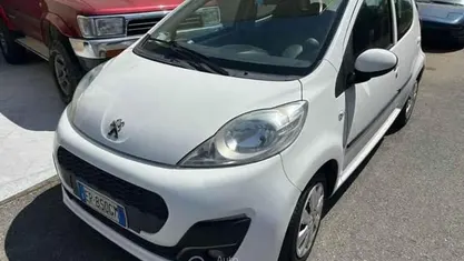 Usata 2013 Peugeot 107 Due volumi | 4500 € (Buon prezzo)