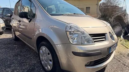 Usata Renault Modus 75 CV (55 kW) 2007 Giallo Monovolume