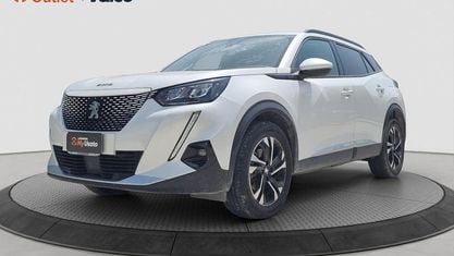 Begagnad Peugeot e-2008 Allure 100 kW (136 HK) 2022 Vit SUV