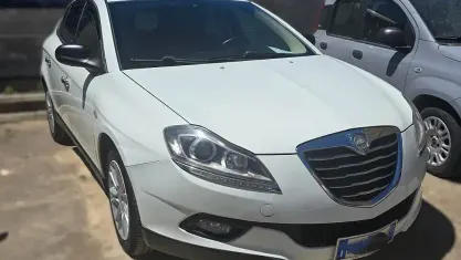 Usata Lancia Delta Gold 120 CV (88 kW) 2012 Bianco Utilitaria