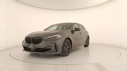 Gebraucht BMW 118 M Sport 150 PS (110 kW) 2021 Grau Kleinwagen