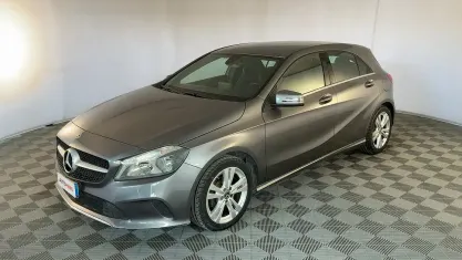 Używany Mercedes A160 90 KM (66 kW) 2017 Szary Sedan/Limuzyna