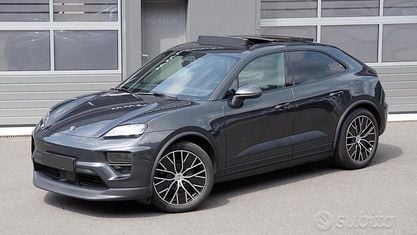 Usata Porsche Macan 4 Electric 264 kW (360 CV) 2025 Grigio scuro SUV