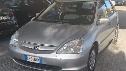 Usata Honda Civic 90 CV (66 kW) 2003 Grigio Berlina