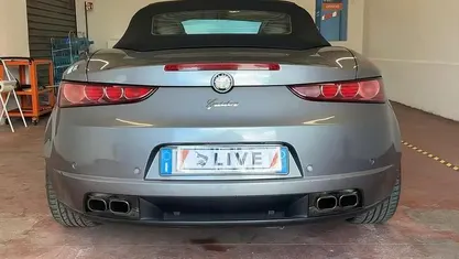 Usata Alfa Romeo Spider 185 CV (136 kW) 2007 Grigio Cabrio