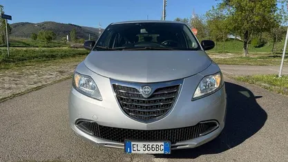 Usata Lancia Ypsilon S 69 CV (50 kW) 2011 Argento Utilitaria