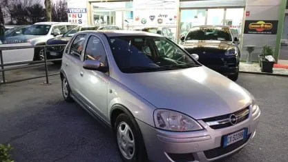 Usata Opel Corsa Enjoy 69 CV (50 kW) 2005 Grigio Utilitaria