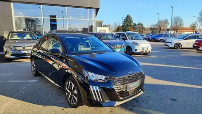 Usata 2025 Peugeot 208 Business-Line Due volumi | 20.450 € (Buon prezzo)