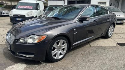 Usata Jaguar XF Premium Luxury 207 CV (152 kW) 2008 Marrone Berlina
