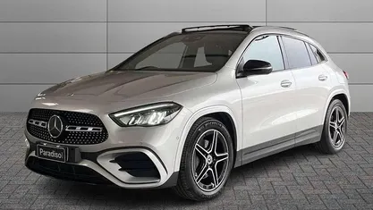 Grigio Usata 2023 Mercedes GLA200 AMG line SUV | 33.700 € (Buon prezzo)