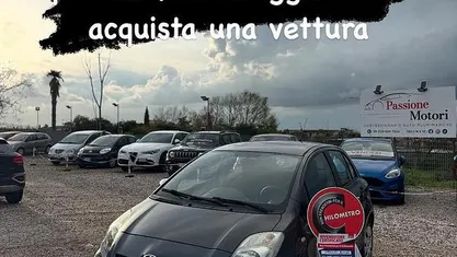 Grigio Usata 2010 Toyota Yaris Tre volumi | 4800 € (Buon prezzo)