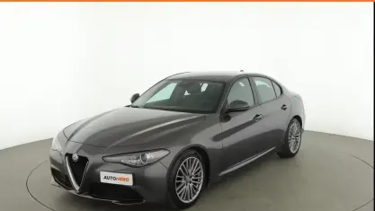 Usata Alfa Romeo Giulia Super 180 CV (132 kW) 2017 Grigio Berlina