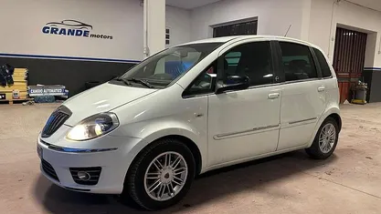 Usata Lancia Musa Gold 77 CV (56 kW) 2012 Monovolume