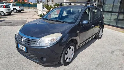 Usata Dacia Sandero Ambiance 75 CV (55 kW) 2009 Grigio Berlina