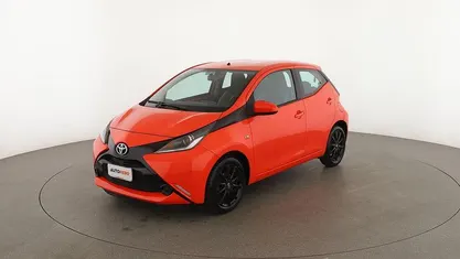 Usata Toyota Aygo X-play 70 CV (51 kW) 2016 Arancio Utilitaria