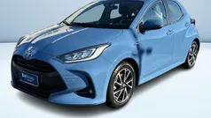 Nero metallizzato Usata 2021 Toyota Yaris Hybrid Trend Tre volumi | 17.200 € (Buon prezzo)