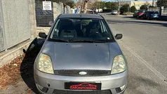 Grigio Usata 2007 Ford Fiesta Ghia Tre volumi | 2500 € (Buon prezzo)