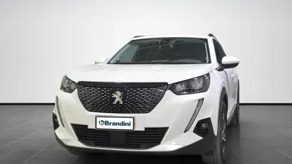 Usado Peugeot 2008 Allure 131 HP (96 kW) 2021 Branco SUV